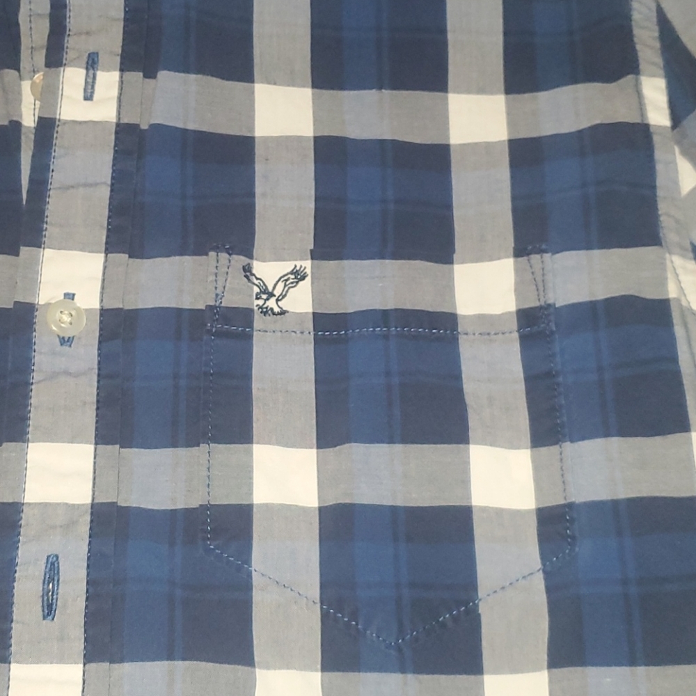 Button up - Picture 2 of 3